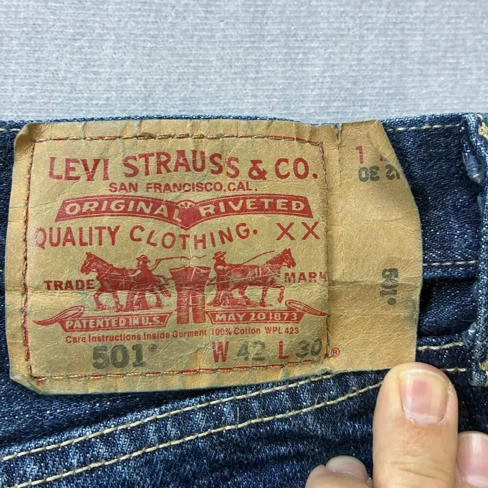 Levis 501 Jeans Men 40x27 Straight Button Fly Blue Medium Wash Classic Denim - Picture 5 of 9